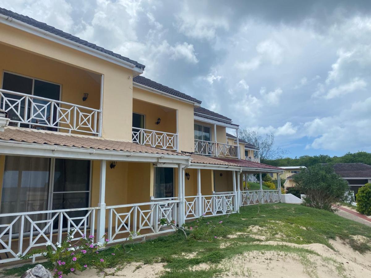 Beachside Bliss At Hideaway Beach Apartment Five Islands Village Exterior photo